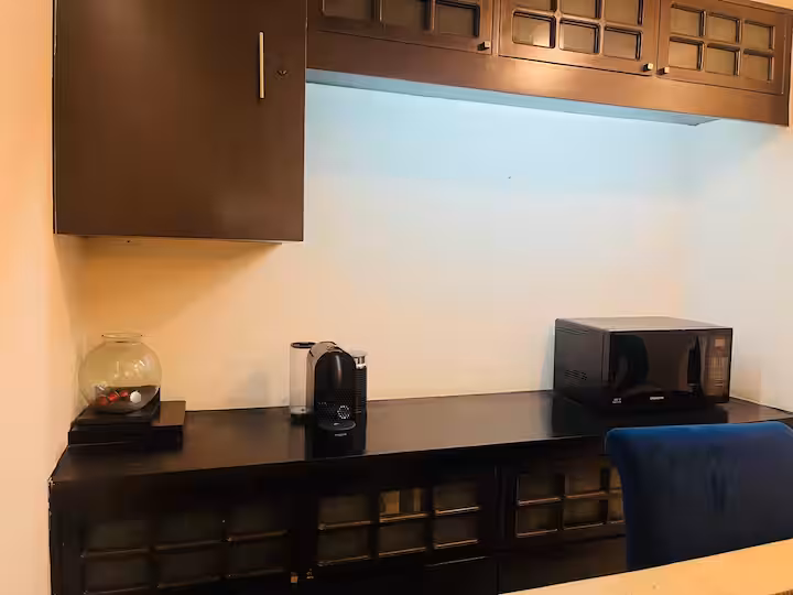 Shared dining area · Banani